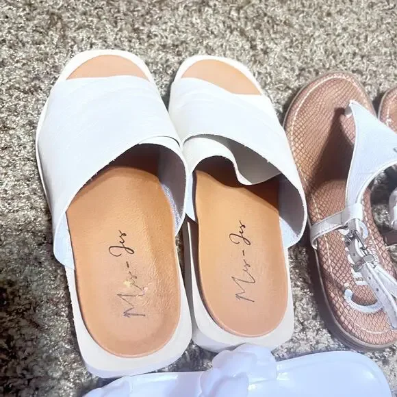 Womens Sandals Lot of 3 pair Circus thongs Slides Jelly White shoes sz 6 - Picture 2 of 7